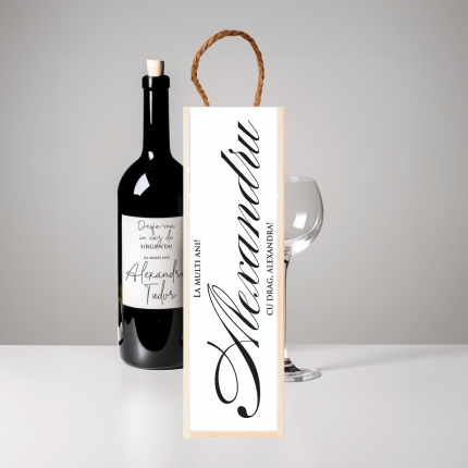 Cutie personalizata pentru vin cu nume și text